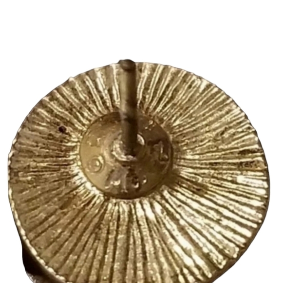 MONET 90S VINTAGE GOLDTONED & RED ENAMEL BUTTON STYLE EARRINGS - Picture 4 of 4